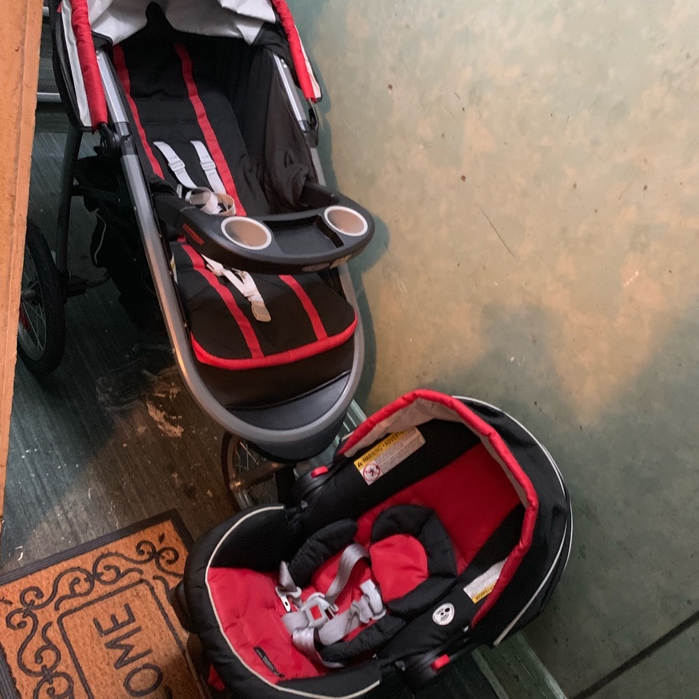 Baby Stroller - Picture 2 of 4
